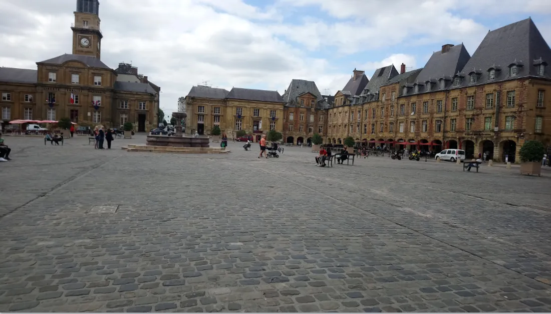  Place Ducale